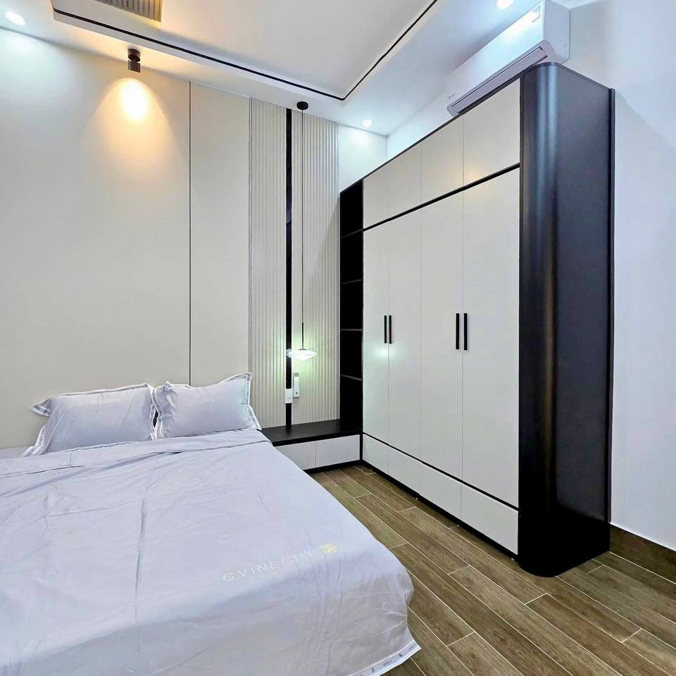 photo_2025-04-12_13-30-51