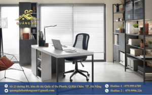 Với hướng bàn làm việc